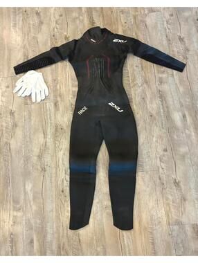 Brand New Women's Black 2XU Race Wetsuit Size ST Small-Tall